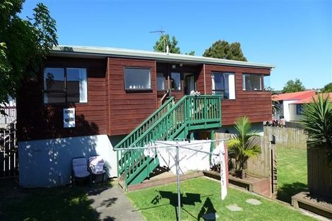 Photo of property in 1/130 Colwill Road, Massey, Auckland, 0614