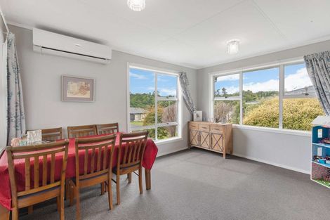Photo of property in 85 Riversdale Drive, Merrilands, New Plymouth, 4312