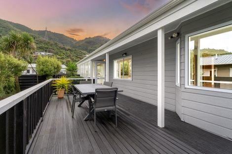 Photo of property in 11 Tulsa Grove, Totara Park, Upper Hutt, 5018