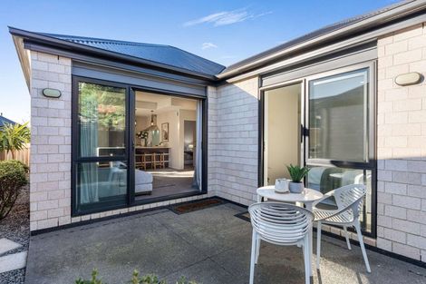 Photo of property in 2/14 Cotswold Avenue, Bishopdale, Christchurch, 8053