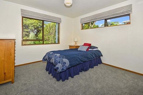 Photo of property in 13 Highwood Grove, Torbay, Auckland, 0630