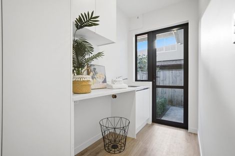 Photo of property in 5 Luff Place, Long Bay, Auckland, 0630