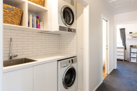 Photo of property in 43 Essex Street, Vogeltown, New Plymouth, 4310