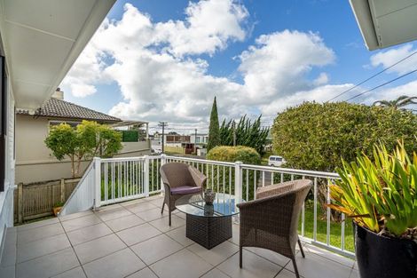 Photo of property in 63 Seacliffe Avenue, Belmont, Auckland, 0622