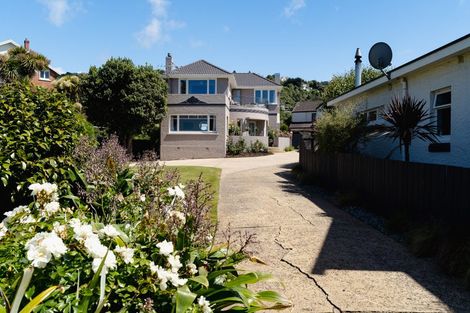 Photo of property in 10 Cliffs Road, Saint Clair, Dunedin, 9012