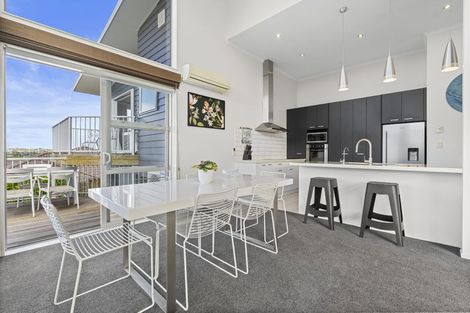 Photo of property in 60 Chesterfield Way, Orewa, 0931