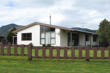 Photo of property in 36 Park Avenue, Takaka, 7110