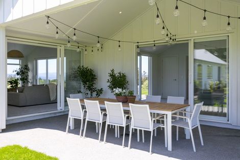 Photo of property in 5 Lens Way, Acacia Bay, Taupo, 3385