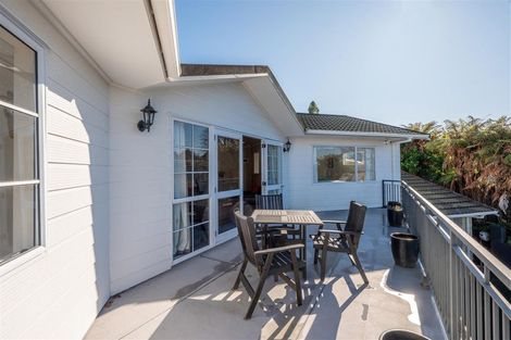 Photo of property in 168a Kawaha Point Road, Kawaha Point, Rotorua, 3010