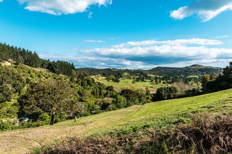 Photo of property in 56 Onetangi Road, Waiheke Island, 1971