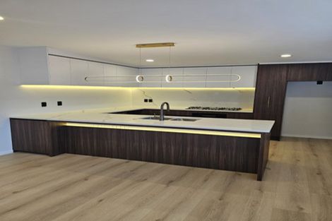 Photo of property in 2 Embling Place, Eastern Beach, Auckland, 2012