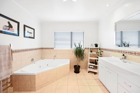 Photo of property in 4 Malbec Place, Rototuna, Hamilton, 3210