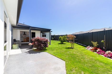 Photo of property in 12 Rotoiti Way, Poraiti, Napier, 4112