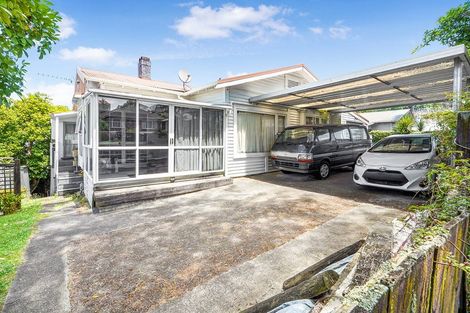 Photo of property in 1 Hunter Street, Hamilton Lake, Hamilton, 3204