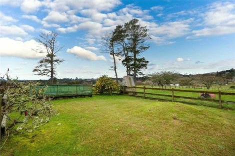 Photo of property in 141 Tawa Road, Kumeu, 0891