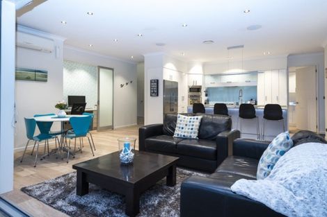 Photo of property in 43 Manor Park, Sunnyhills, Auckland, 2010