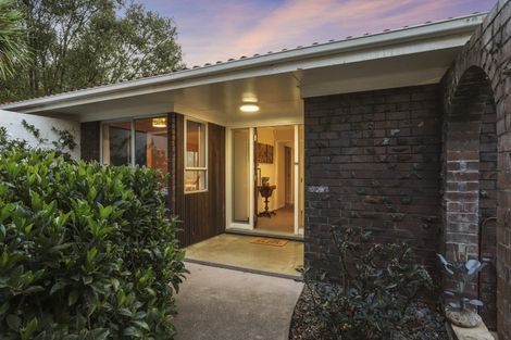 Photo of property in 267 Forest Hill Road, Waiatarua, Auckland, 0612