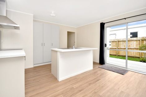 Photo of property in 25a West Harbour Drive, West Harbour, Auckland, 0618