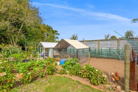 Photo of property in 1 Graham Street, Eltham, 4322