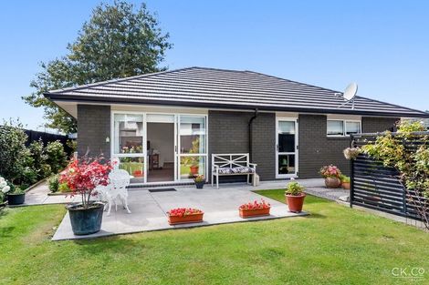 Photo of property in 12 Passchendaele Grove, Trentham, Upper Hutt, 5018