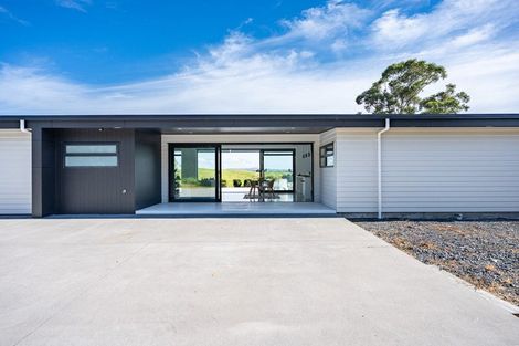 Photo of property in 77 Wairimu Way, Waipu, 0582