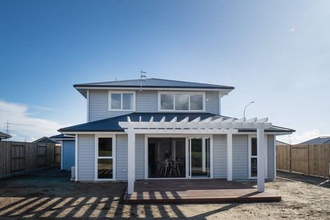 Photo of property in 44 Atlantic Drive, Fitzherbert, Palmerston North, 4410