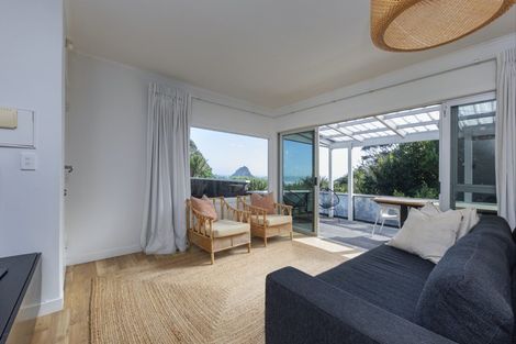 Photo of property in 98 Seaview Road, Piha, New Lynn, 0772