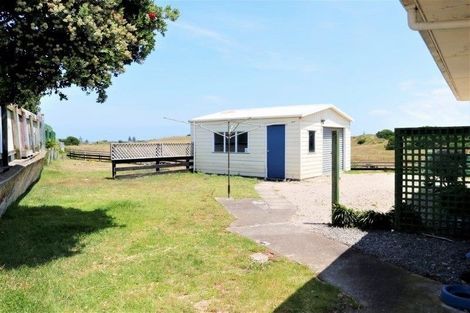 Photo of property in 5 Glenn Street, Castlecliff, Whanganui, 4501