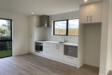 Photo of property in 1/12 Enderby Drive, Te Atatu Peninsula, Auckland, 0610