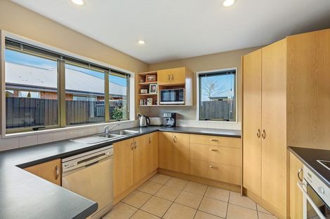 Photo of property in 73 Coolspring Way, Redwood, Christchurch, 8051