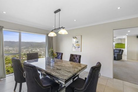 Photo of property in 34 Arahiwi Grove, Tirohanga, Lower Hutt, 5010