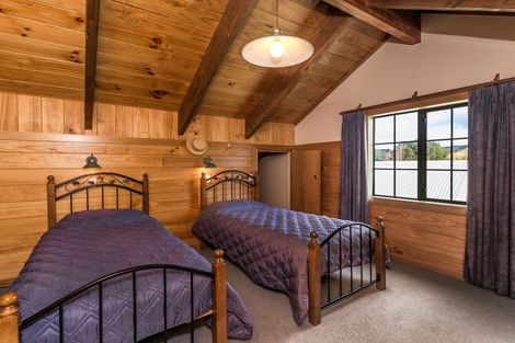 Photo of property in 2 Par Place, Kinloch, Taupo, 3377