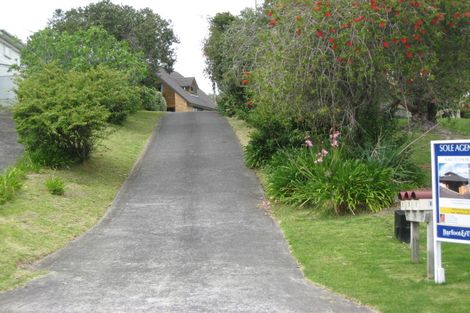 Photo of property in 3/12 Sundown Avenue, Manly, Whangaparaoa, 0930