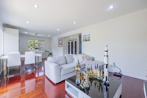 Photo of property in 22 Merriefield Avenue, Forrest Hill, Auckland, 0620