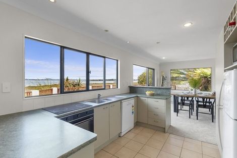 Photo of property in 44 Bannings Way, Hobsonville, Auckland, 0618