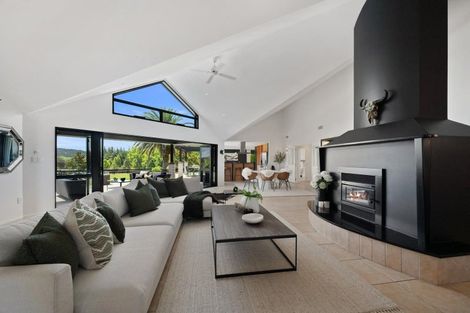 Photo of property in 903 Old North Road, Waimauku, 0882