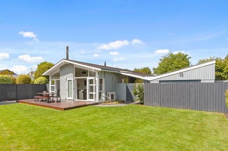 Photo of property in 24 Highfield Place, Avonhead, Christchurch, 8042