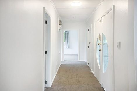 Photo of property in 31 Pinehaven Road, Pinehaven, Upper Hutt, 5019