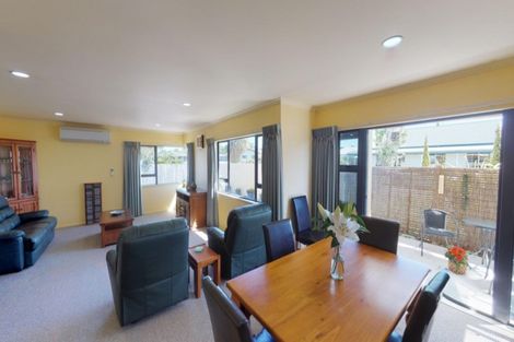 Photo of property in 1 Almond Grove, Feilding, 4702