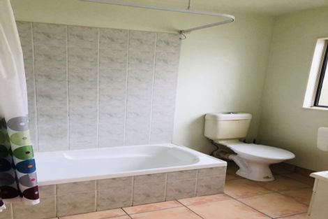 Photo of property in 1/1 Saint Clair Place, Browns Bay, Auckland, 0630