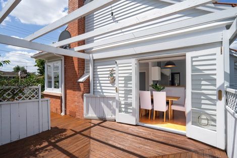 Photo of property in 113 Williams Street, Cambridge, 3434