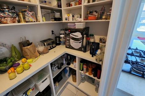 Photo of property in 8 Derwent Place, Flagstaff, Hamilton, 3210