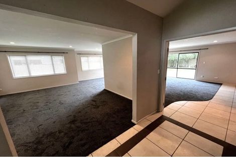 Photo of property in 4 Mordane Place, Flat Bush, Auckland, 2016