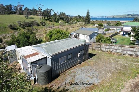 Photo of property in 32 Sandy Beach Road, Tinopai, 0593