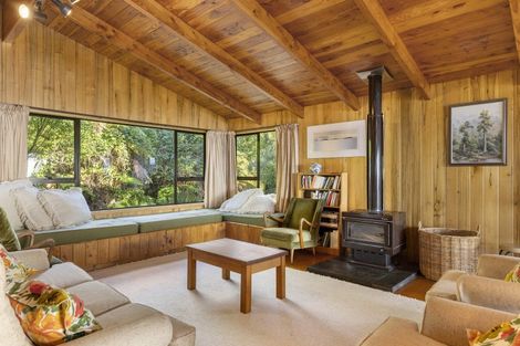 Photo of property in 10 Pukawa Road, Pukawa Bay, Turangi, 3381