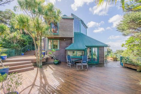 Photo of property in 907 West Coast Road, Waiatarua, Auckland, 0604