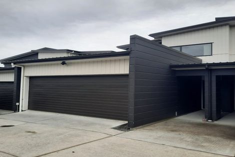 Photo of property in 4/60 Hayfield Way, Karaka, Papakura, 2580