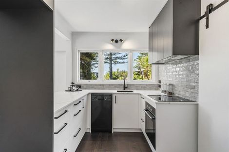 Photo of property in 1/16 Rangitoto Terrace, Milford, Auckland, 0620