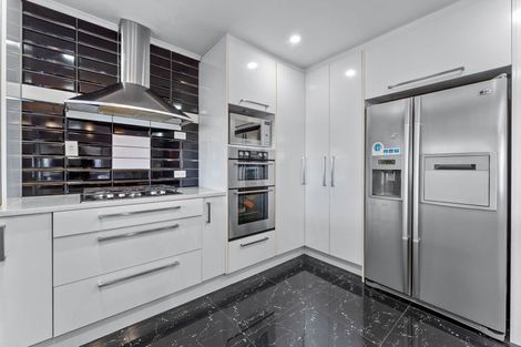 Photo of property in 34 Spinnaker Drive, Te Atatu Peninsula, Auckland, 0610