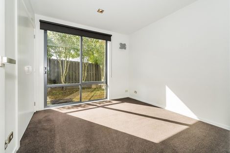 Photo of property in 100 Lake Road, Northcote, Auckland, 0627